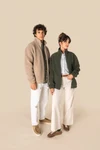 Unisex-Sweatshirt aus Sherpa mit Reißverschluss und überschnittenen Schultern