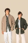 Unisex-Sweatshirt aus Sherpa mit Reißverschluss und überschnittenen Schultern