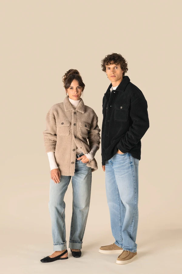 Unisex-Überhemd aus Sherpa mit überschnittenen Schultern