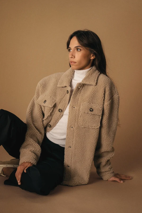 Unisex-Überhemd aus Sherpa mit überschnittenen Schultern