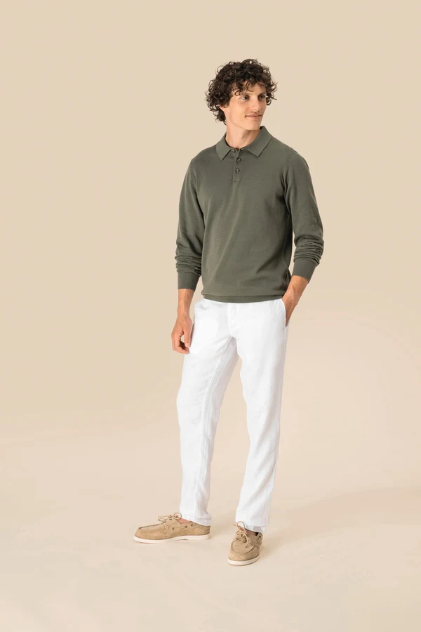 Ausgewaschene Herrenhose aus Leinen