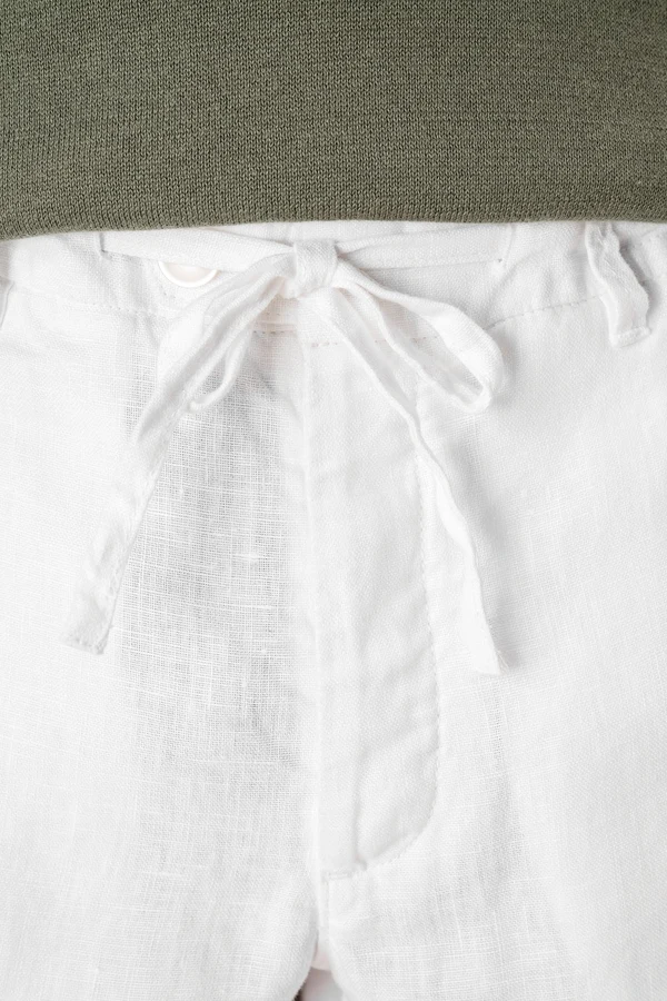 Ausgewaschene Herrenhose aus Leinen