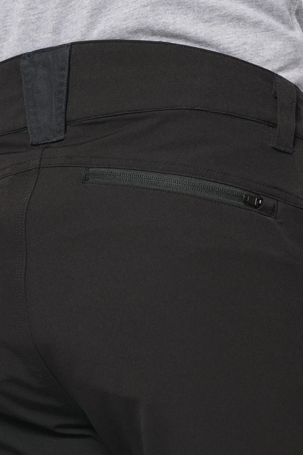 Recycelte Stretchhose mit mehreren Taschen