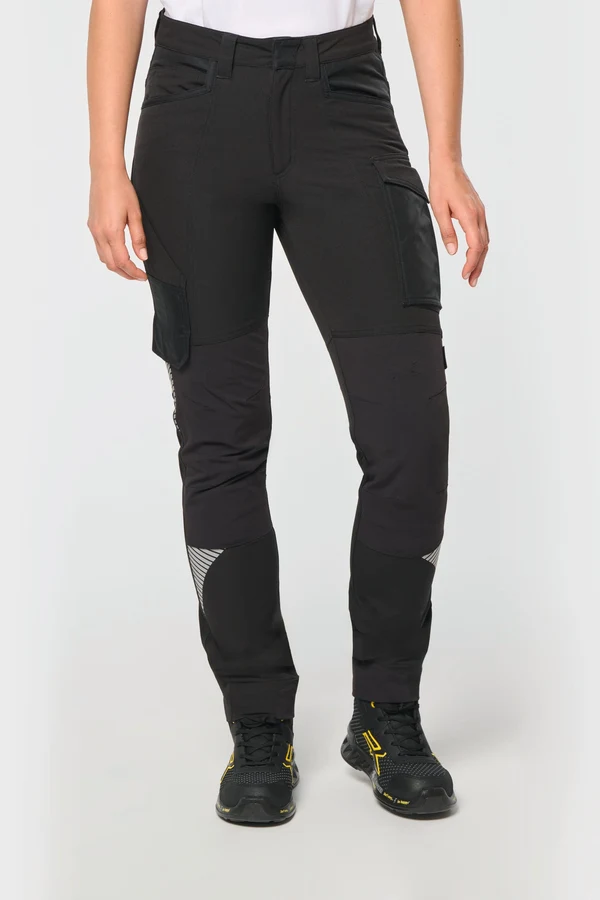Recycelte Stretchhose mit mehreren Taschen