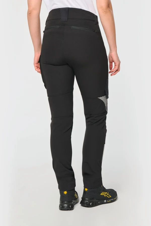 Recycelte Stretchhose mit mehreren Taschen