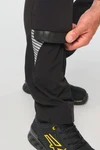 Recycelte Stretchhose mit mehreren Taschen