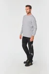 Leichte Stretchhose mit mehreren Taschen aus recyceltem Material