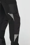 Leichte Stretchhose mit mehreren Taschen aus recyceltem Material