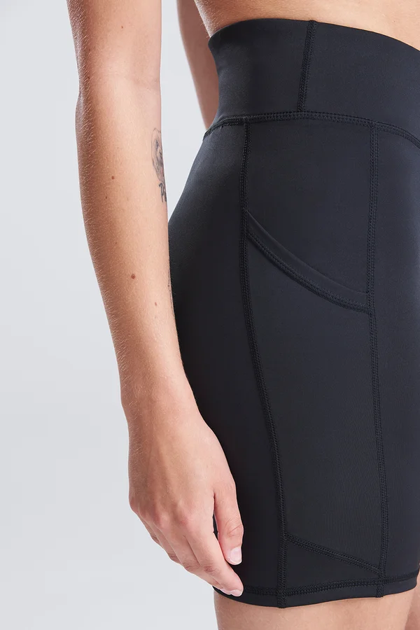 Women's Recycled Tech Shorts Jet Black